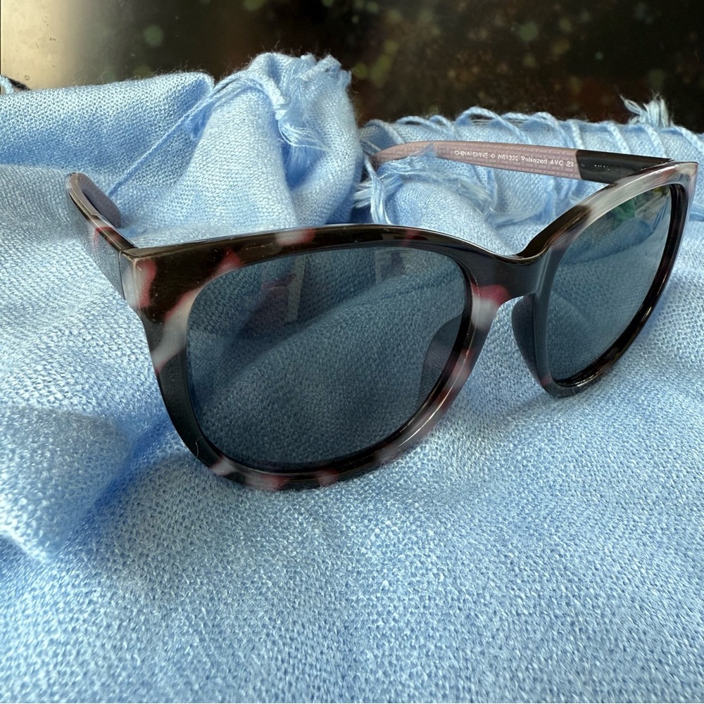 Foster Grant Women's Butterfly Adult Sunglasses, Pink Tortoise